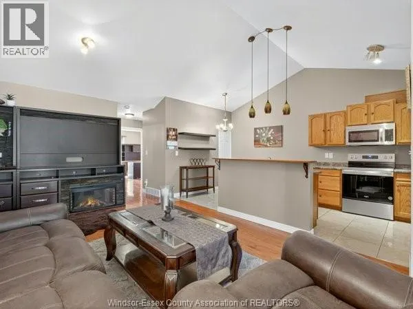 4553 TUMBLEWEED CRESCENT