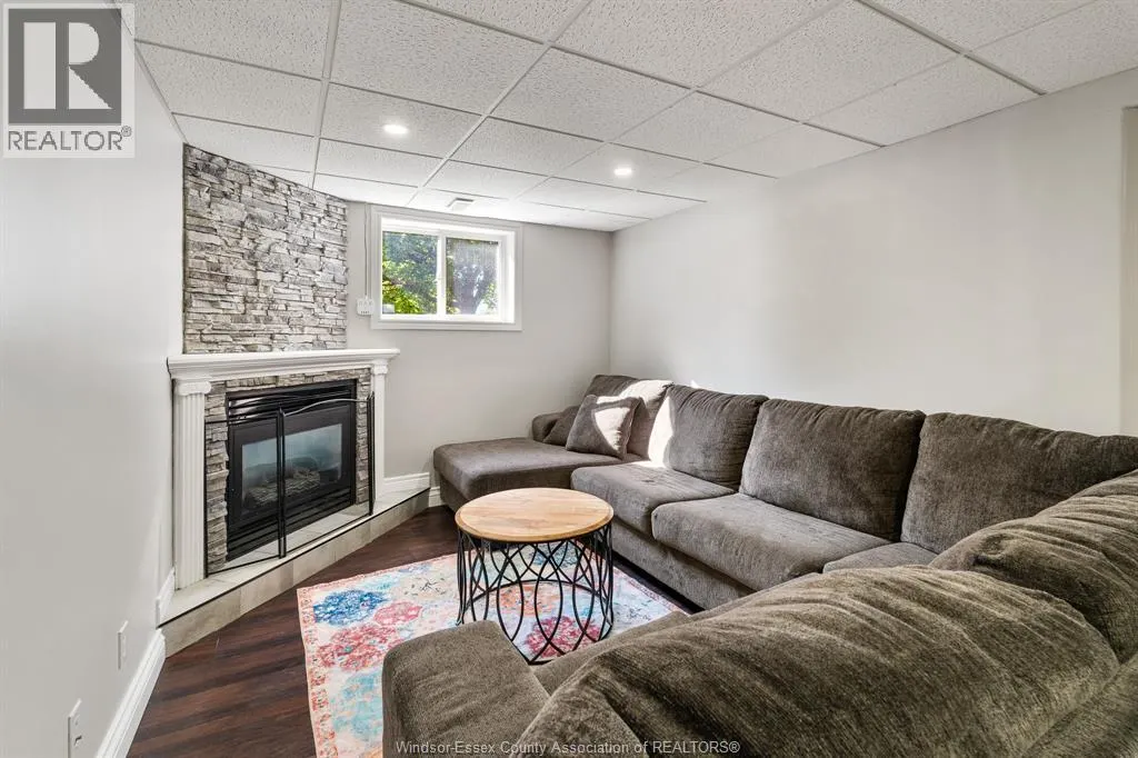 141 Walker DRIVE