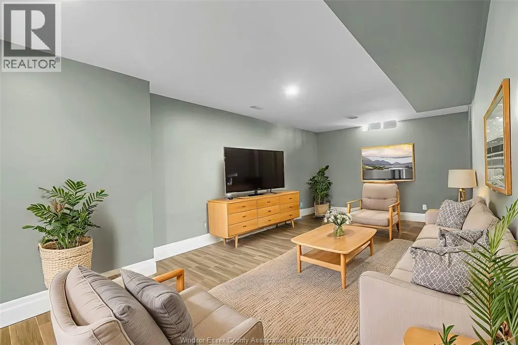 1459 CLOVER AVENUE