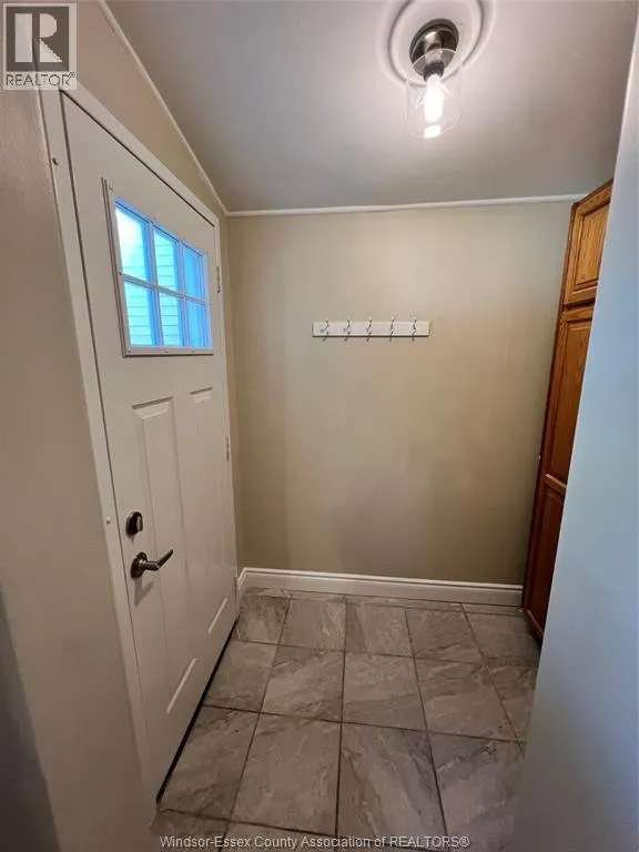 691 ELLIOTT STREET West Unit# MAIN FLOOR