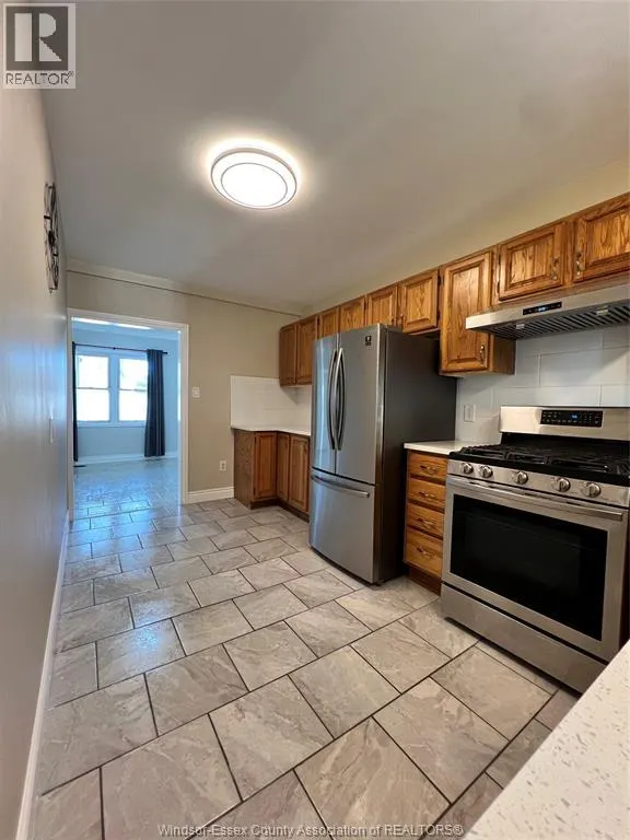 691 ELLIOTT STREET West Unit# MAIN FLOOR