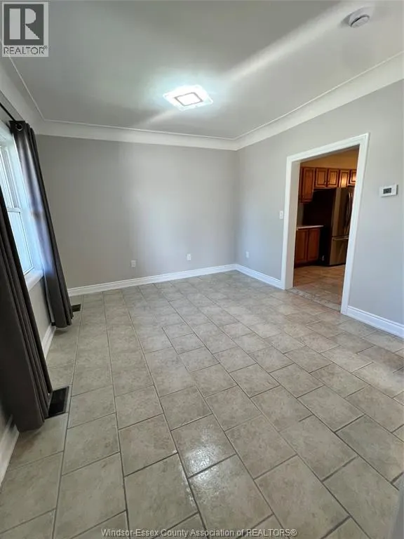 691 ELLIOTT STREET West Unit# MAIN FLOOR