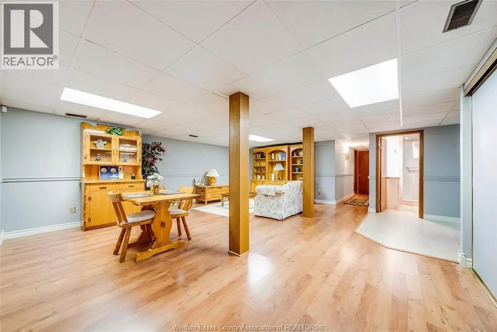 1506 WHITEWOOD
