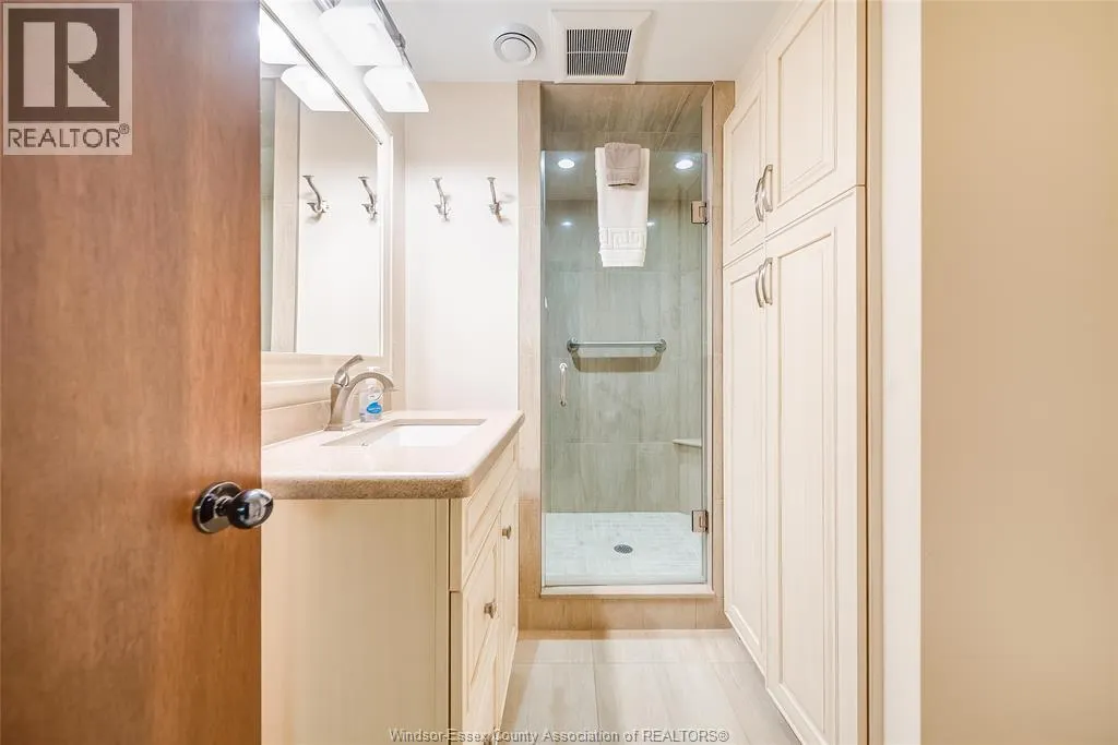 1506 WHITEWOOD