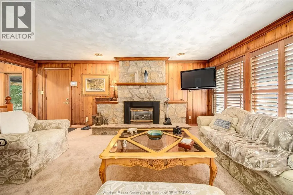 1506 WHITEWOOD