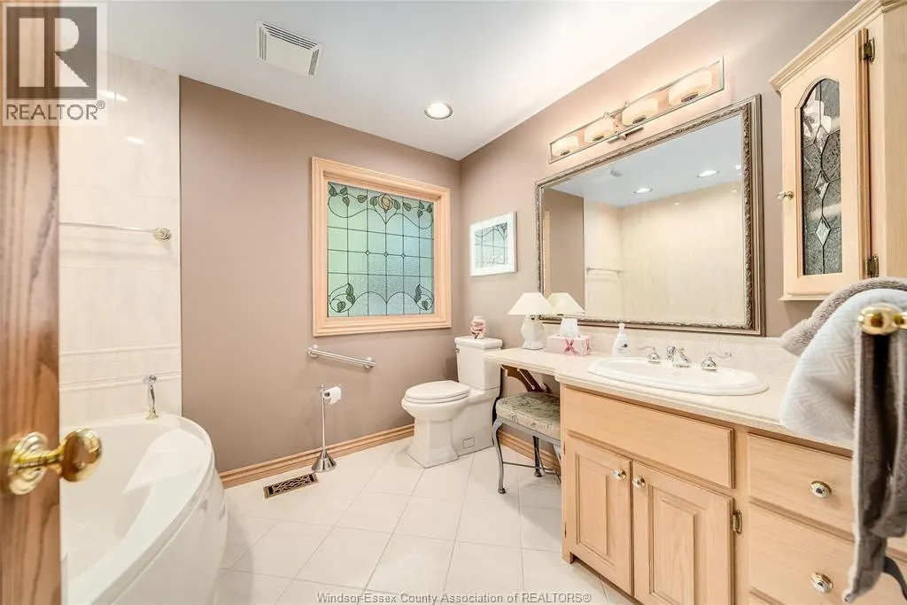 1506 WHITEWOOD