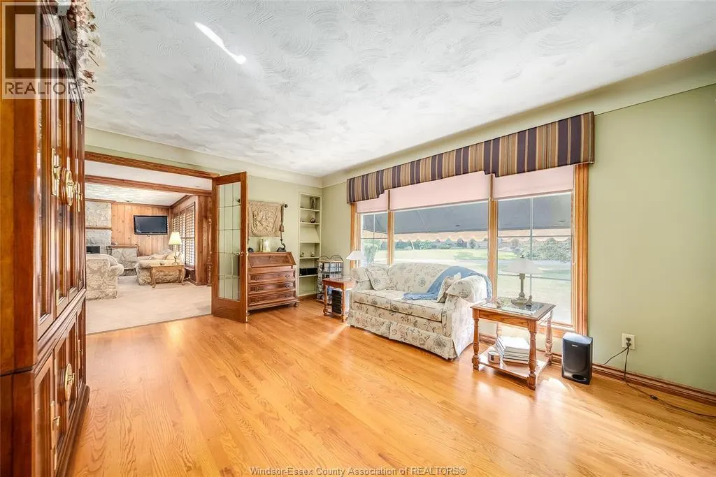 1506 WHITEWOOD