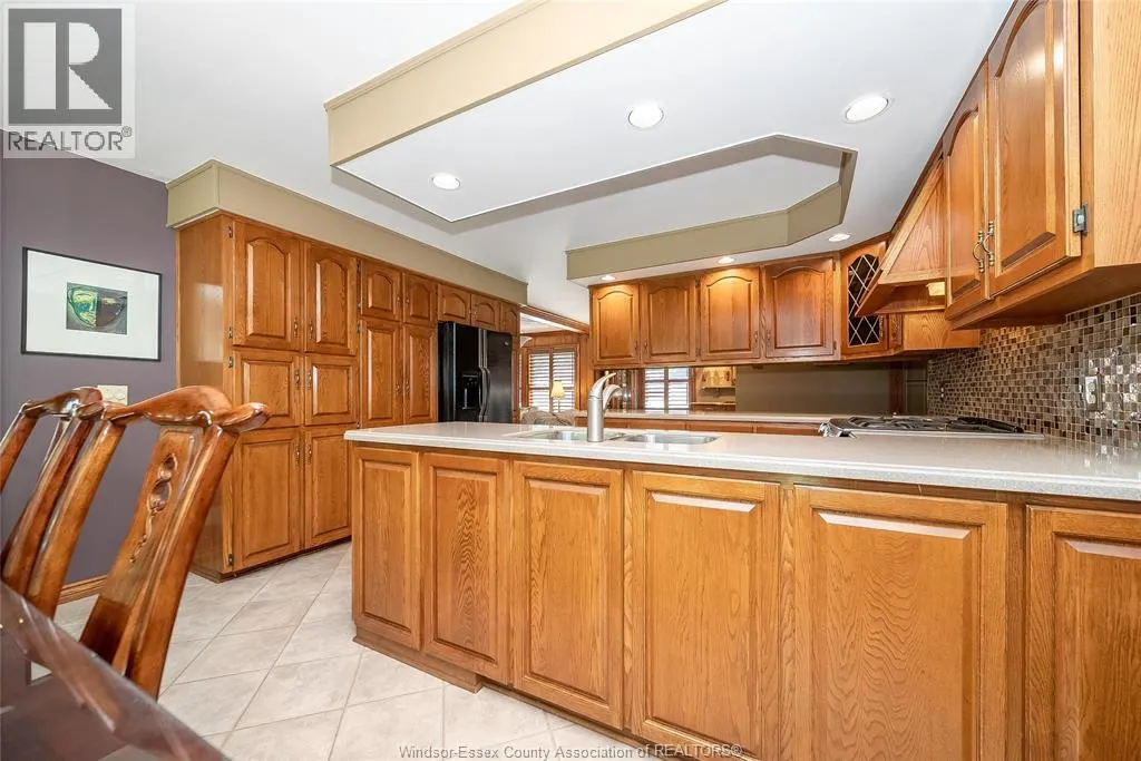 1506 WHITEWOOD