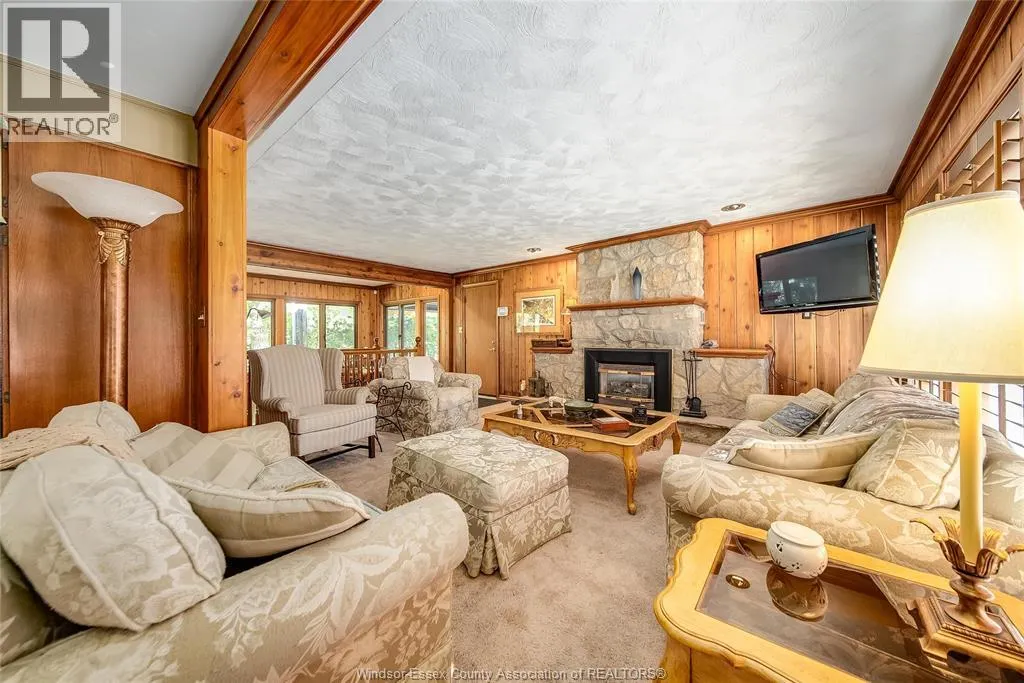 1506 WHITEWOOD