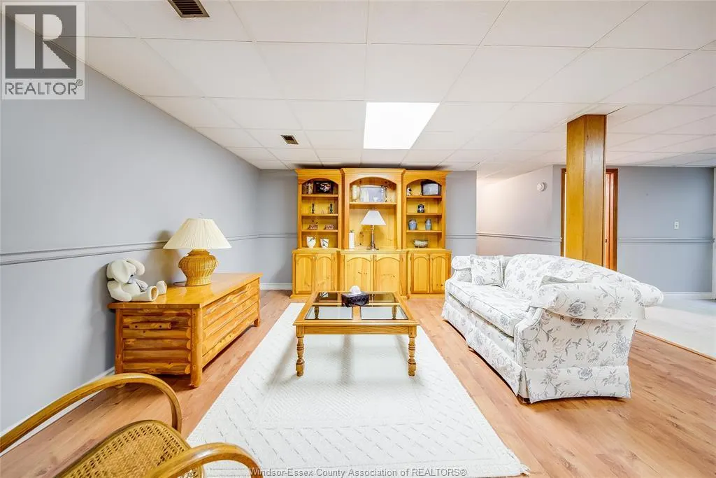 1506 WHITEWOOD