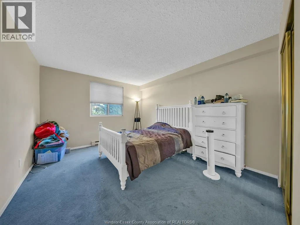 3936 WYANDOTTE STREET East Unit# 206