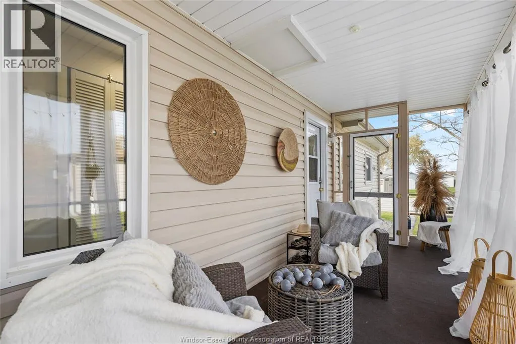 3 LILAC COURT