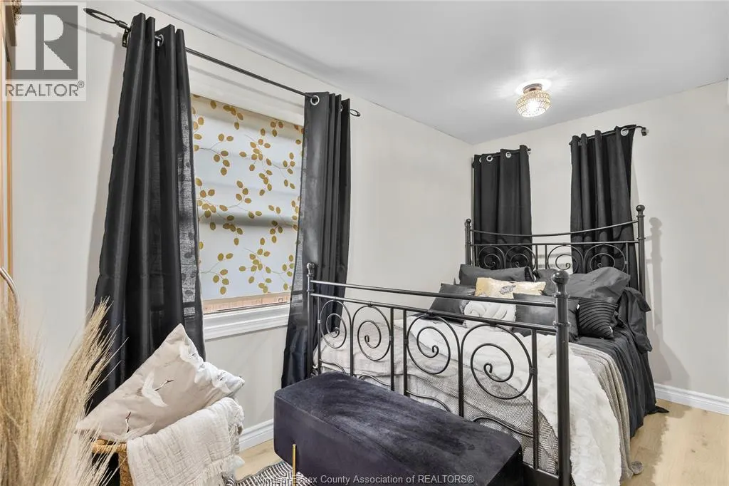 3 LILAC COURT