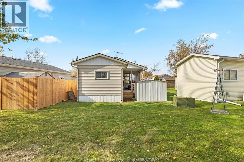 3 LILAC COURT