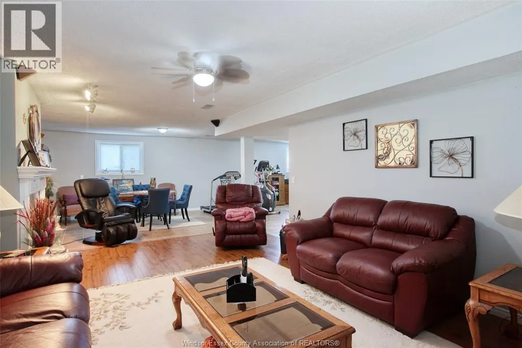 330 CEDAR RIDGE AVENUE