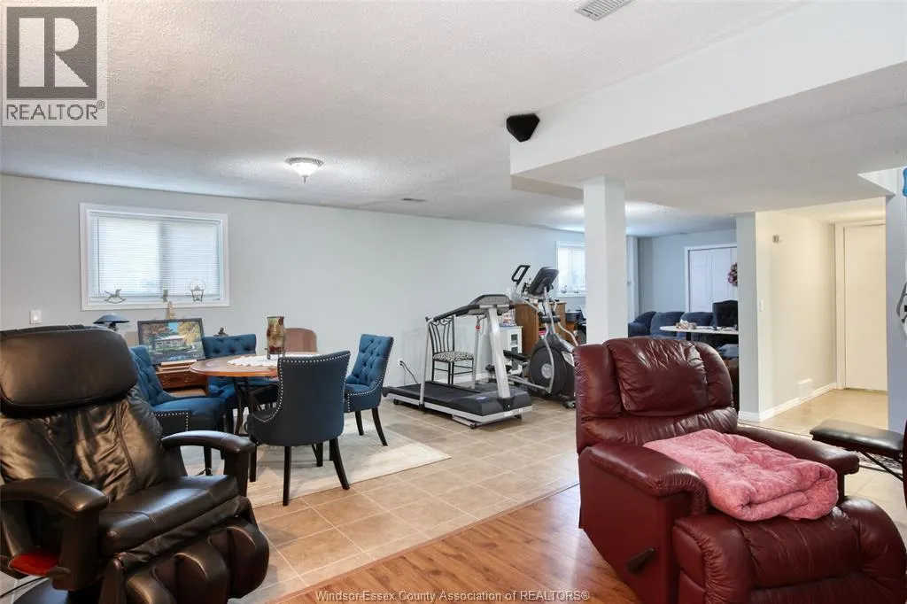 330 CEDAR RIDGE AVENUE