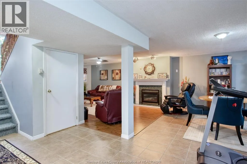 330 CEDAR RIDGE AVENUE
