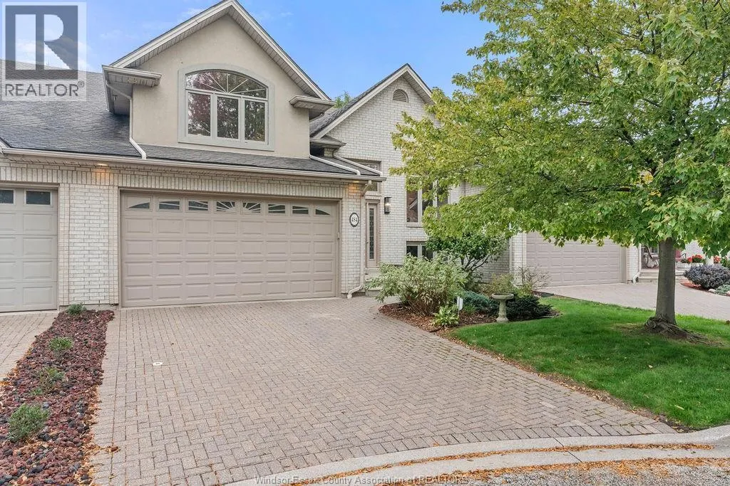 484 VANDERBILT CRESCENT
