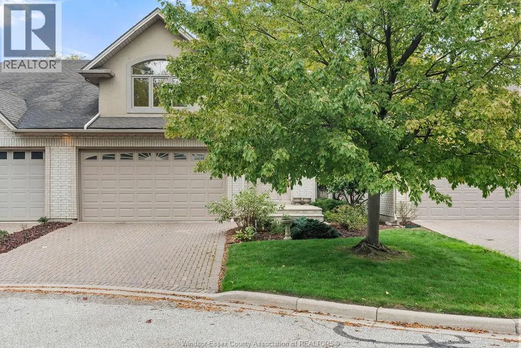 484 VANDERBILT CRESCENT
