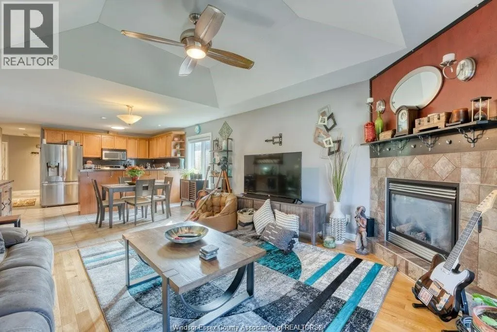 1727 Luxury AVENUE