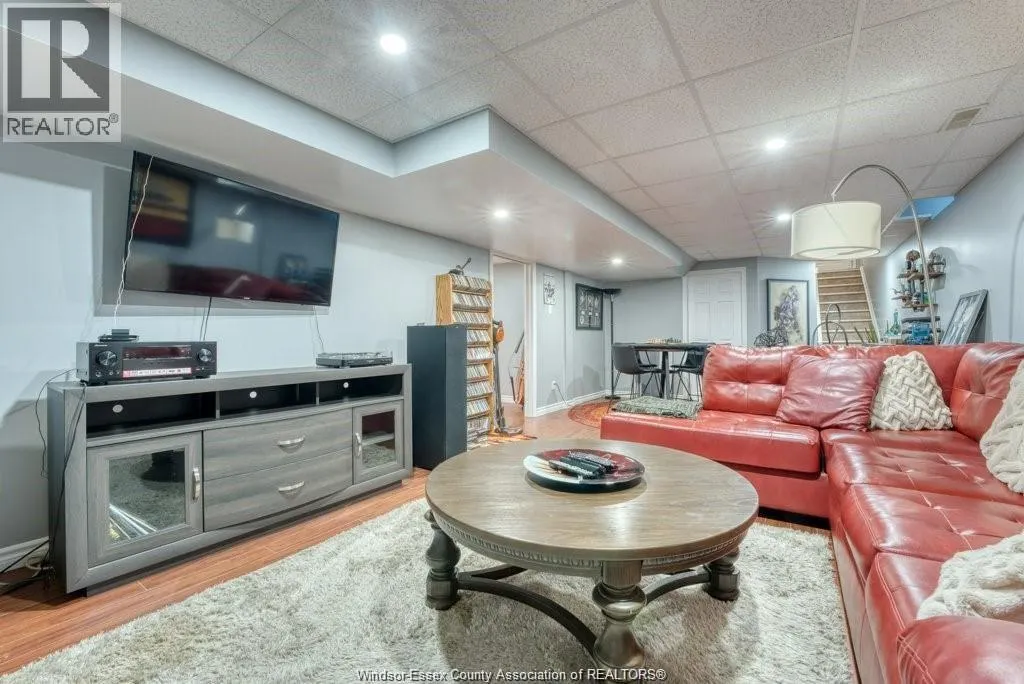 1727 Luxury AVENUE