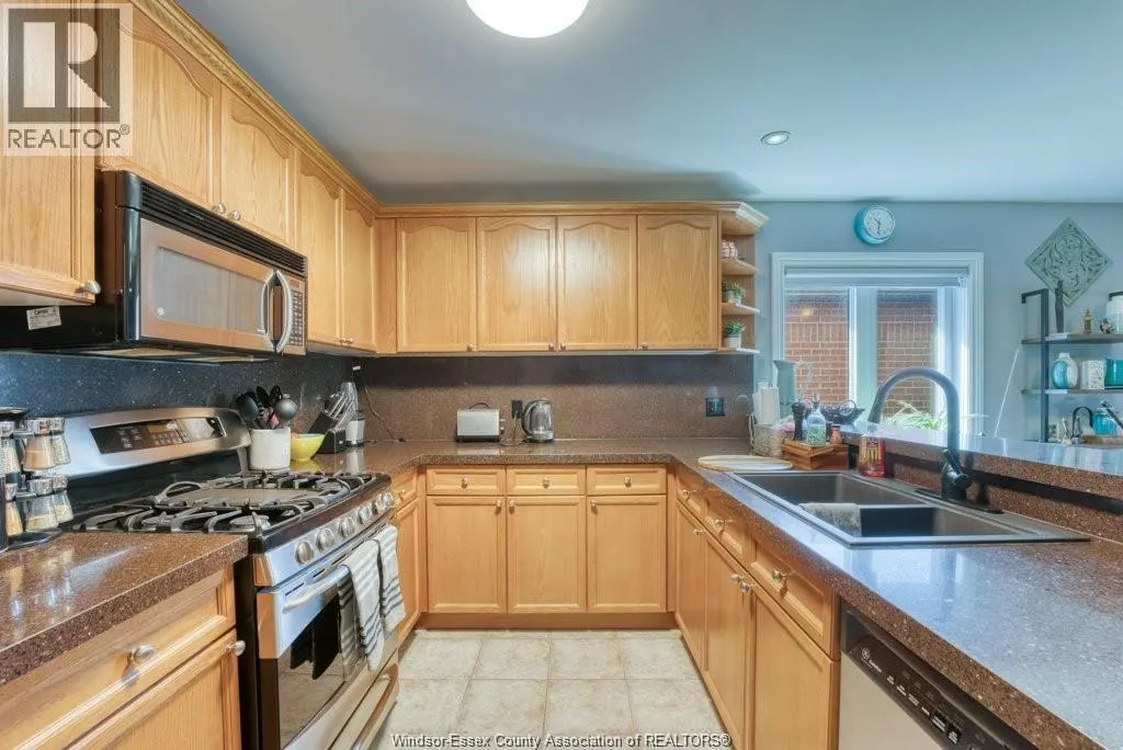 1727 Luxury AVENUE