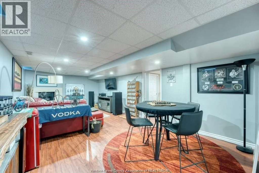 1727 Luxury AVENUE