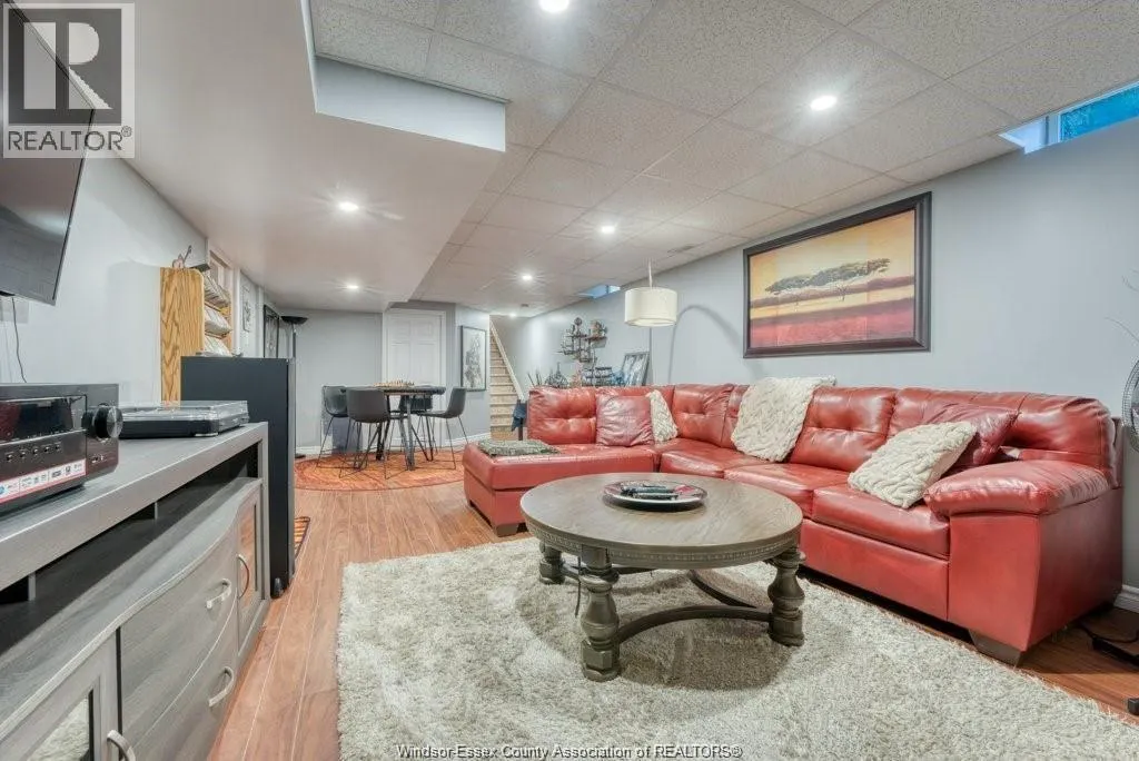 1727 Luxury AVENUE