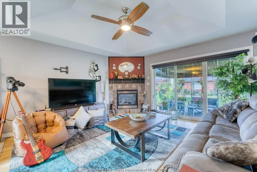 1727 Luxury AVENUE