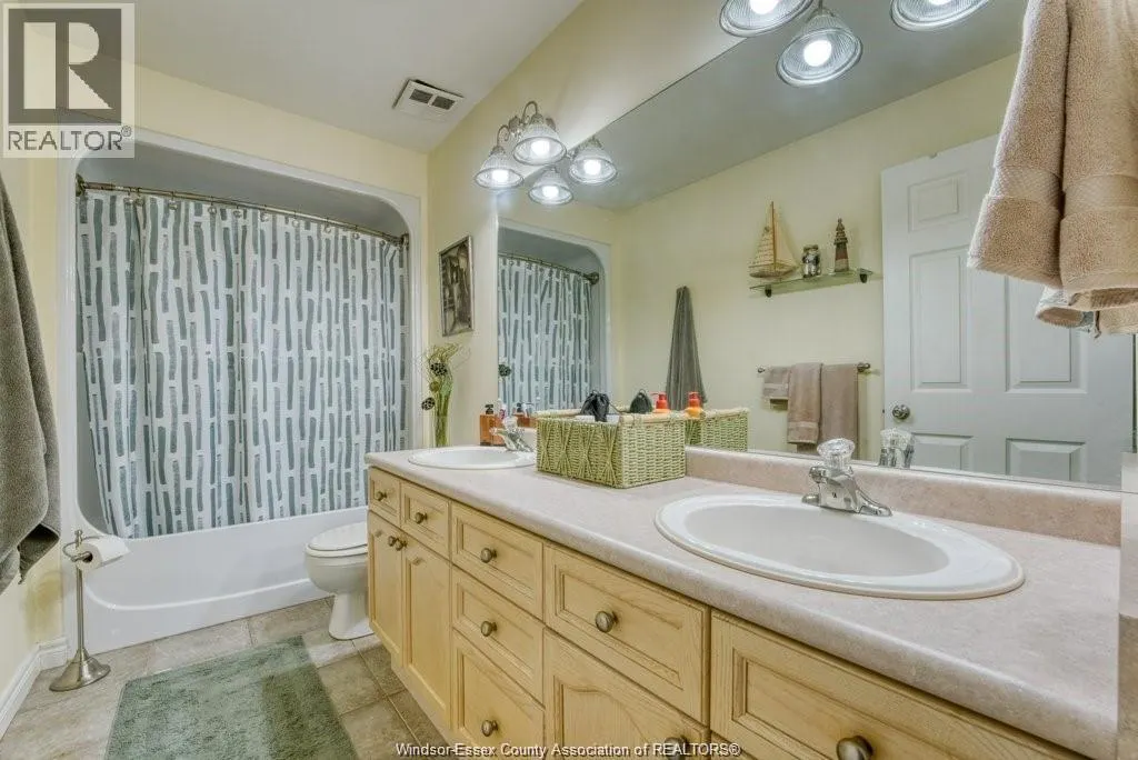 1727 Luxury AVENUE