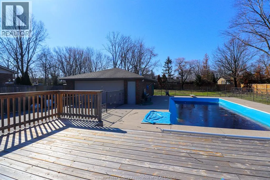 463 RUSSELL WOODS ROAD