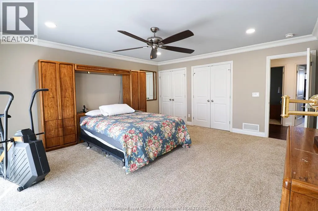 463 RUSSELL WOODS ROAD