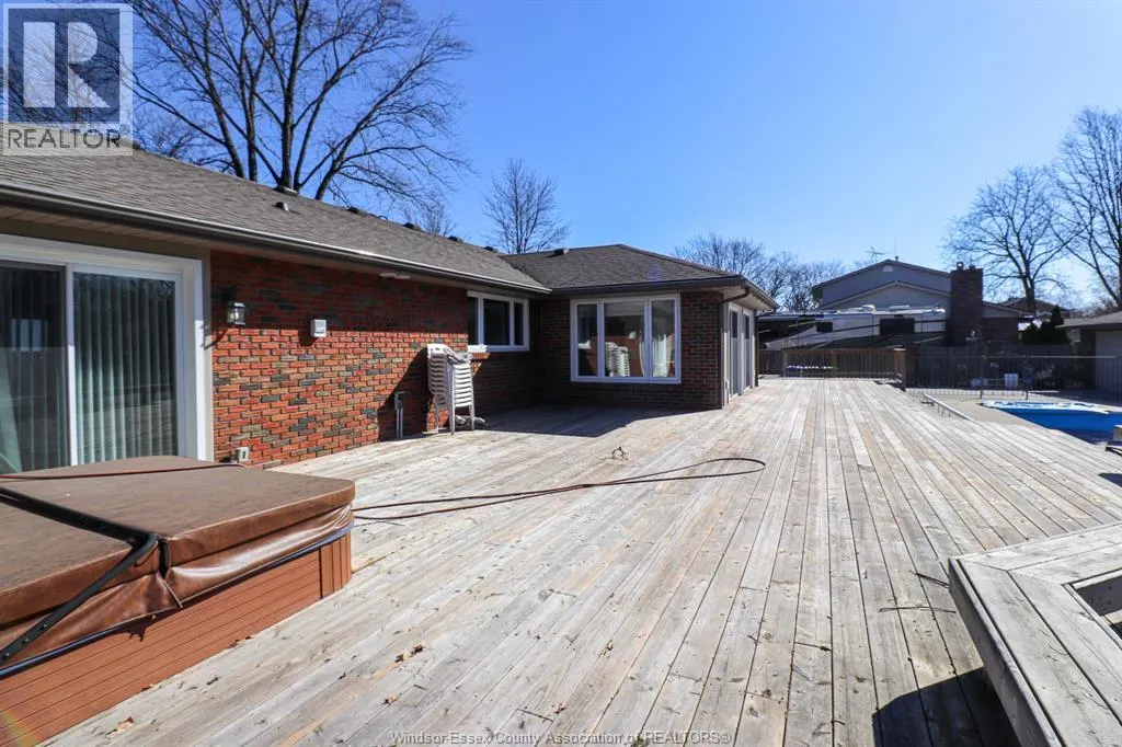 463 RUSSELL WOODS ROAD