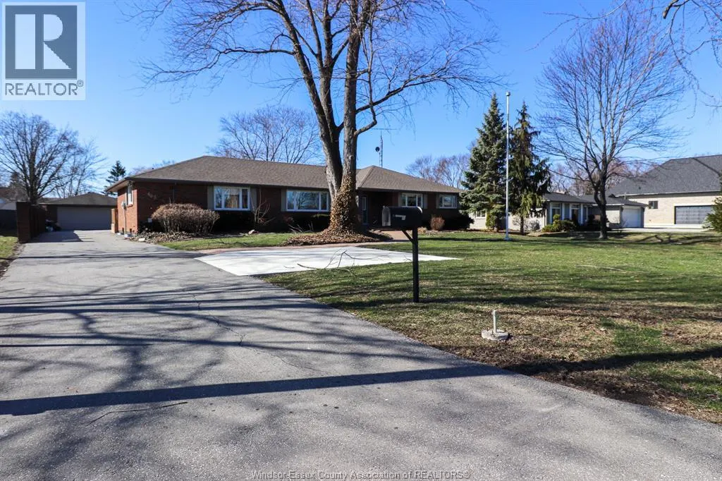 463 RUSSELL WOODS ROAD