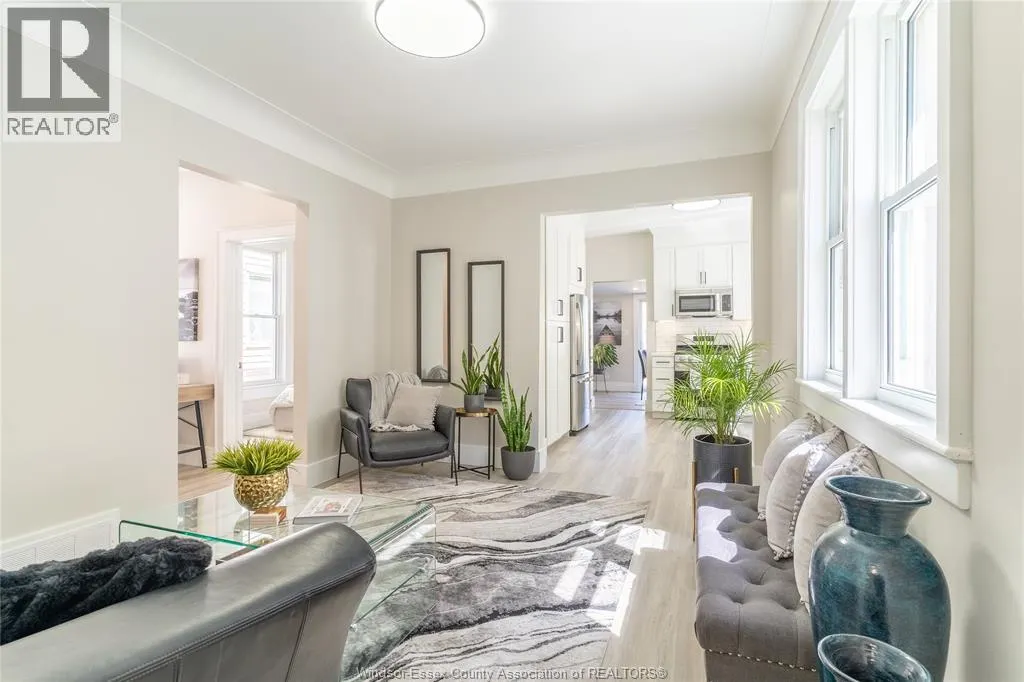 888 LANGLOIS Unit# upper