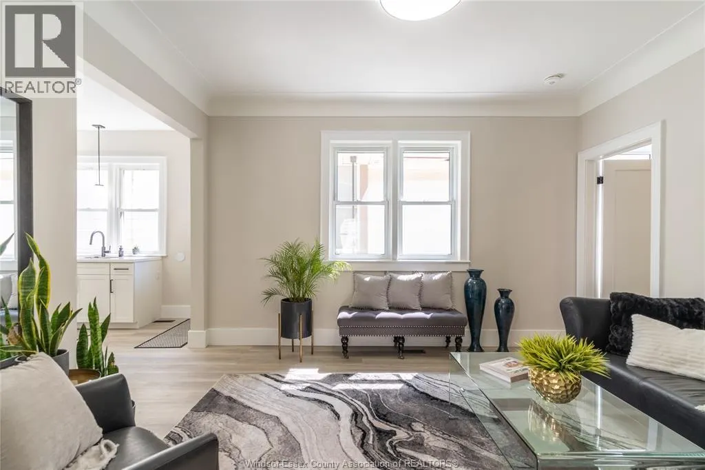 888 LANGLOIS Unit# upper