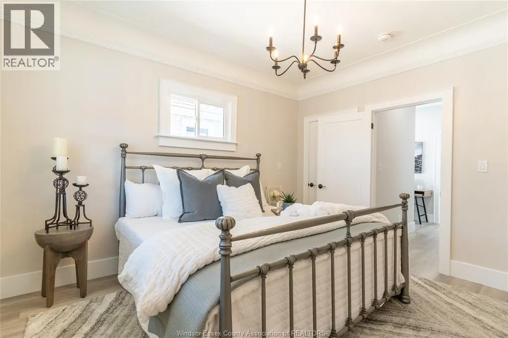 888 LANGLOIS Unit# upper