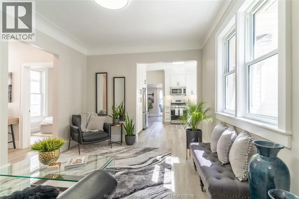 888 LANGLOIS Unit# upper