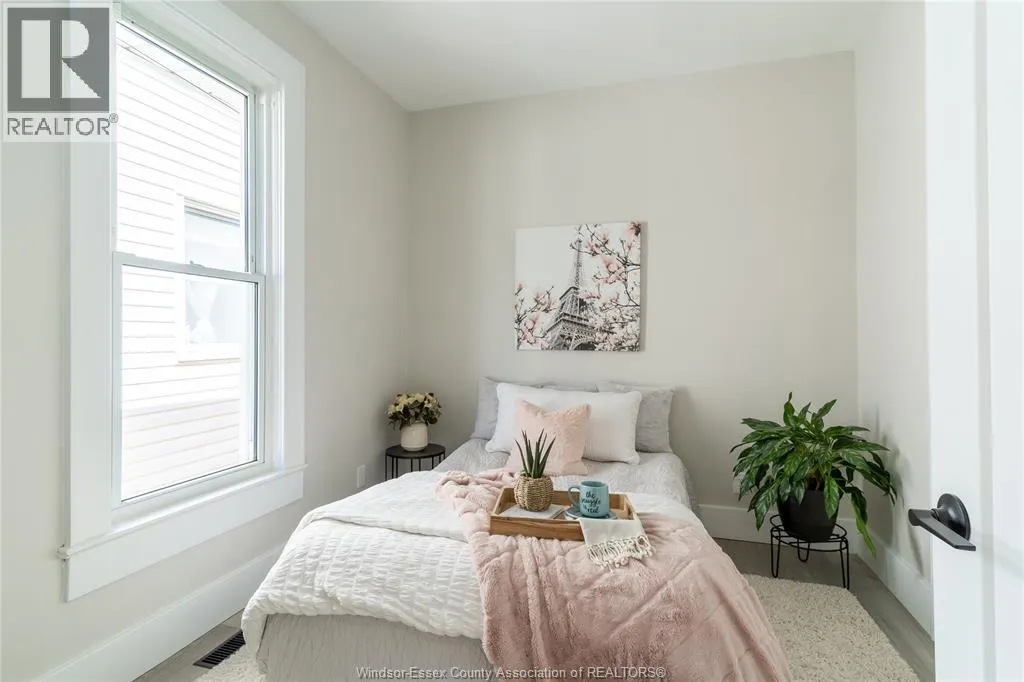 888 LANGLOIS Unit# upper