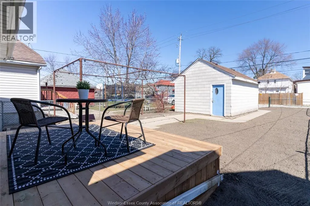 888 LANGLOIS Unit# upper