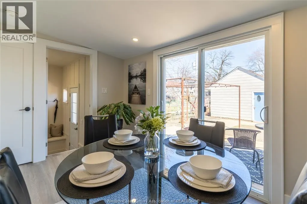 888 LANGLOIS Unit# upper