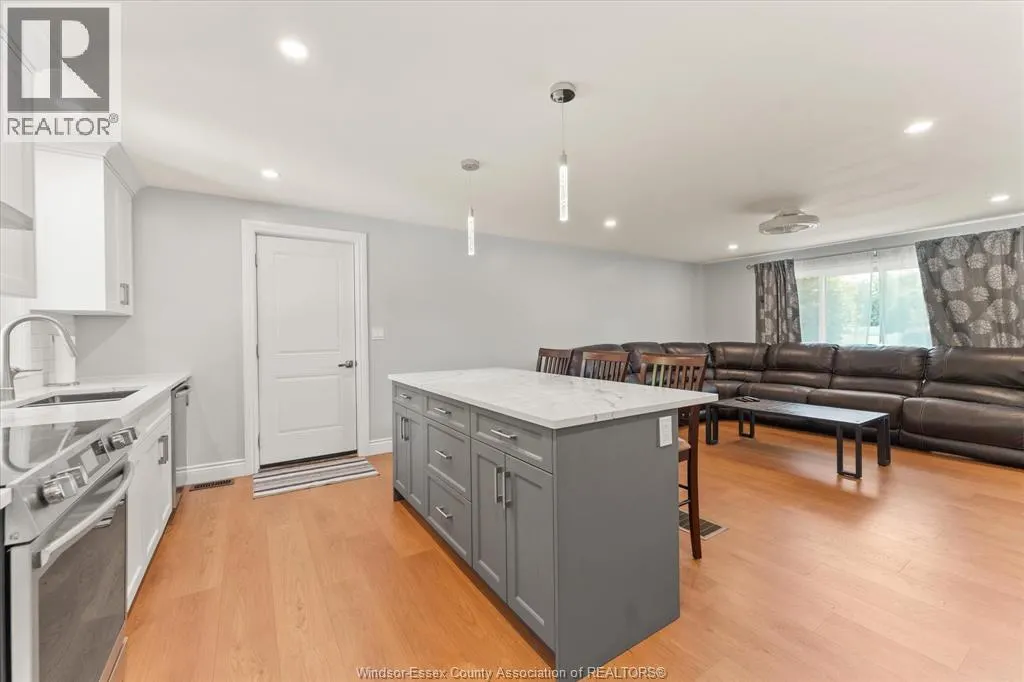 528 SANDISON STREET