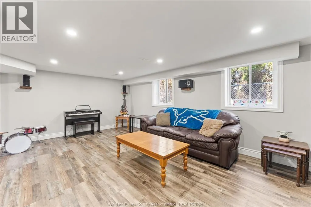 528 SANDISON STREET