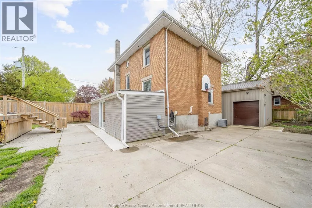 221 JOHN STREET East