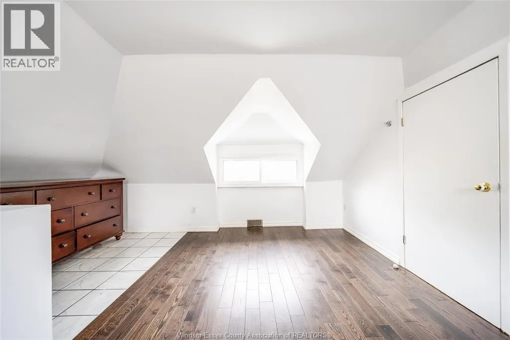 221 JOHN STREET East