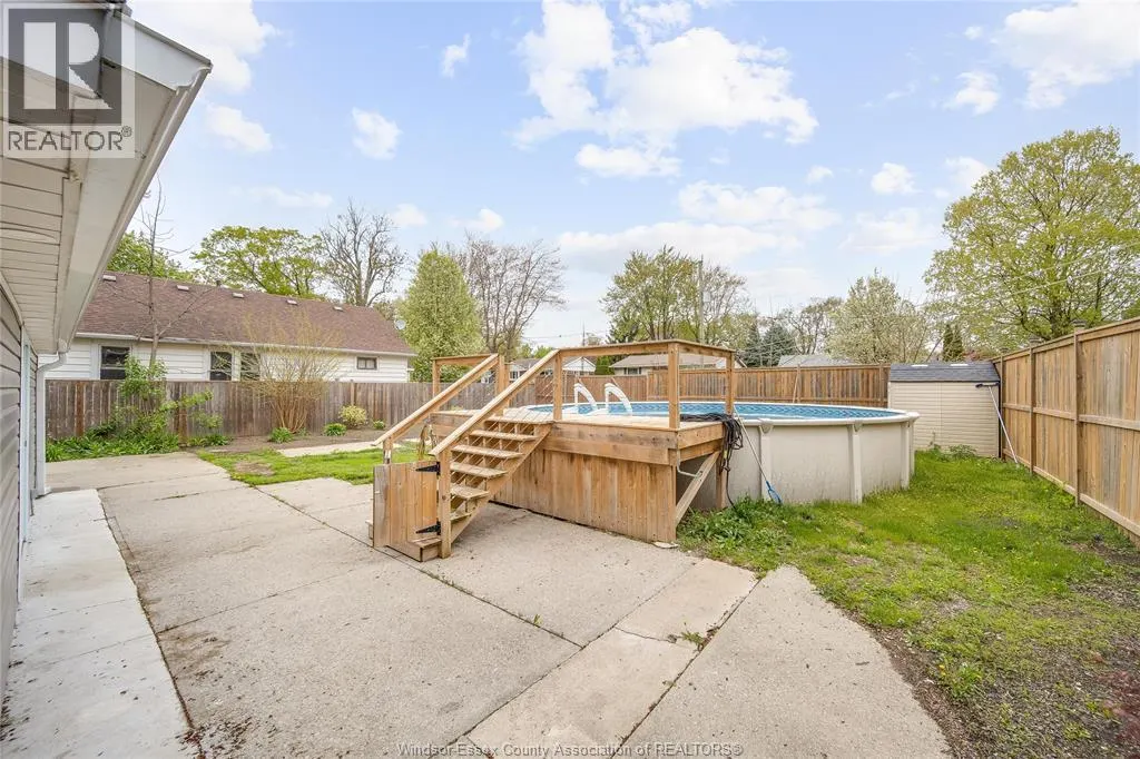 221 JOHN STREET East