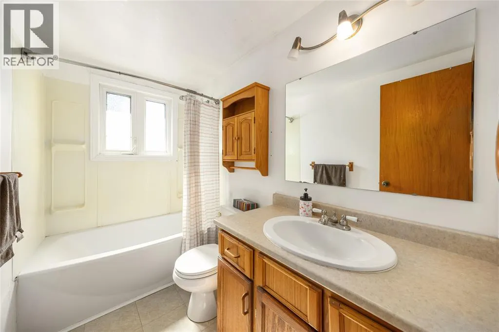 1063 Highway DRIVE East