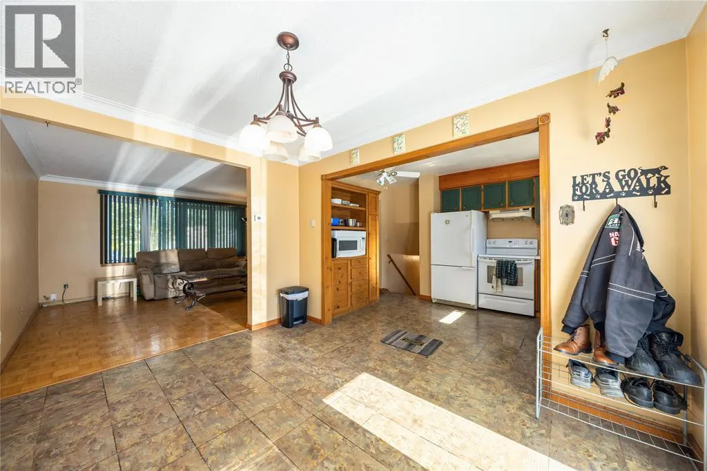 1063 Highway DRIVE East