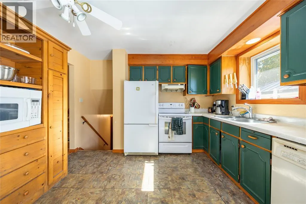 1063 Highway DRIVE East