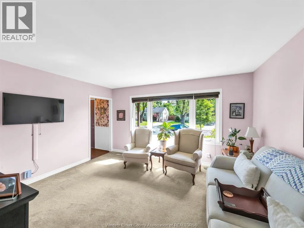 1543 OLIVE ROAD